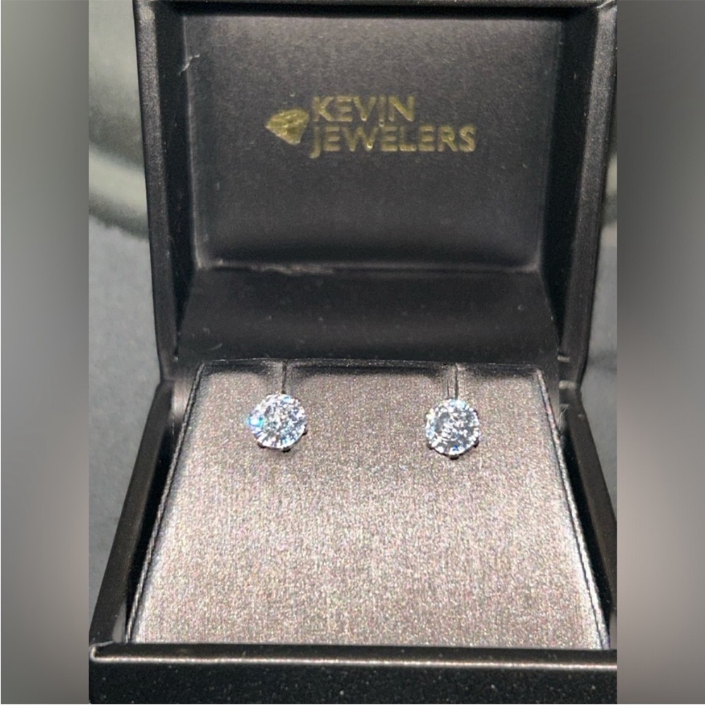 Kevin Jewelers ‘Diamond’ Stud Earrings